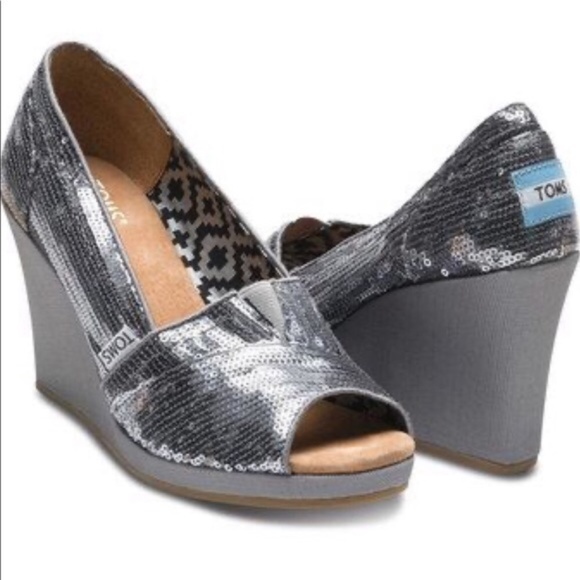 Tom’s Pewter Sequin Wedges - Picture 1 of 2